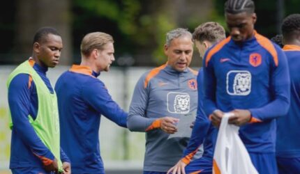 Jeffrey Talan Gemilang, Belanda ke Perempat Final, Bali United Disentil!