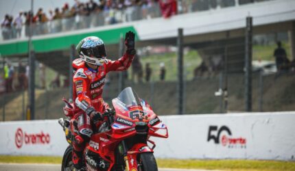 Bagnaia Keluhkan Motor dan Marquez, Lorenzo Bela Rekan Setimnya
