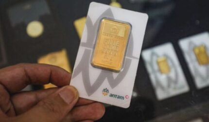 Emas Antam Turun Drastis! Rp 1.907.000/Gram, Peluang Beli?