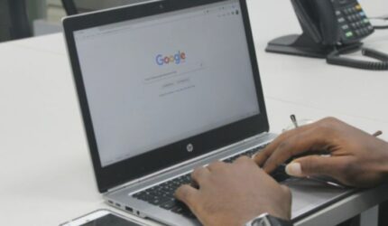 Laptop Lemot? Ini Cara Ampuh Hapus Riwayat Pencarian Google!