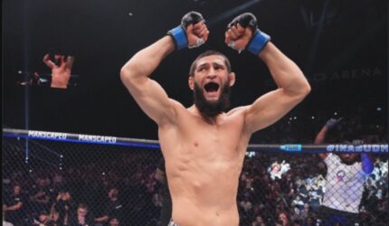 Panas! Chimaev vs Prochazka Membara di UFC 319, Kelas Berat Menanti?