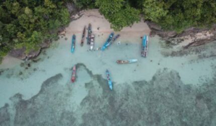 Raja Ampat: 10 Surga Wisata Tersembunyi yang Wajib Kamu Jelajahi