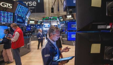 Wall Street Berdarah, The Fed & Iran Bikin Saham AS Terjungkal!