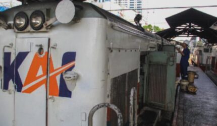 Pelemparan Kereta Api Marak, KAI Sumut: Pelaku Bisa Dipenjara Seumur Hidup!