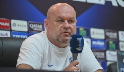 Bojan Hodak Bertahan di Persib? Ini Jawaban Sang Pelatih!