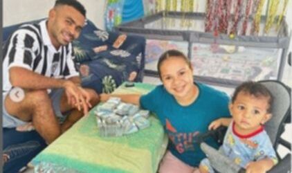 Yance Sayuri Beri Kejutan Istri dengan Gepokan Uang Usai Bela Timnas