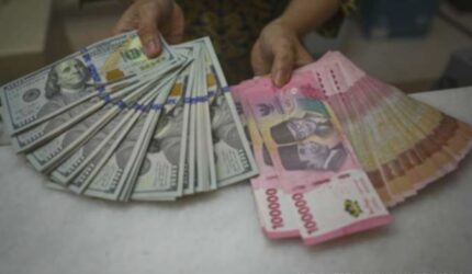 Perkasa, Rupiah Spot Menguat 0,4% terhadap Dolar AS pada Kamis (26/6) Siang