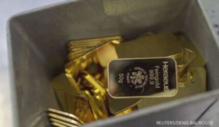 Emas Terbang Tinggi: Harga Diprediksi Sentuh US.000 Akhir 2025