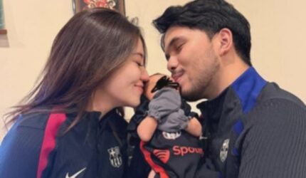 Thariq Halilintar Kubur Ari-ari Baby Arash, Ini 7 Potretnya!