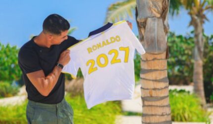 Cristiano Ronaldo Perpanjang Kontrak di Al Nassr hingga 2027, Bidik Gol ke-1.000