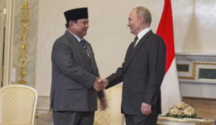 Prabowo Bertemu Putin, Bahas Apa di Saint Petersburg?