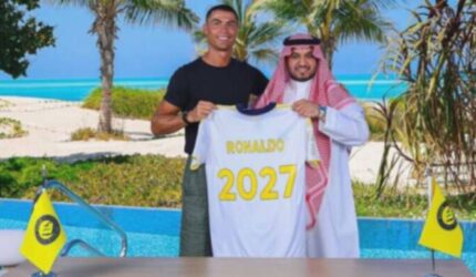 Ronaldo Teken Kontrak Baru di Al-Nassr: Gajinya 10 Triliun!