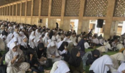 Prabowo-Gibran Berbagi Kebahagiaan Kurban, Ribuan Anak Yatim Istiqlal Bersukacita