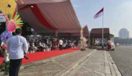 HUT Jakarta ke-498: Monas Meriah, Pasukan Hijau Oranye Semarak!