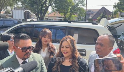 3 Berita Artis Terheboh: Lisa Mariana Mangkir, Konon Michael Russell Aniaya Mantan Pacar