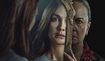 Luna Maya & Christine Hakim: Ada Apa di Cermin Misterius?