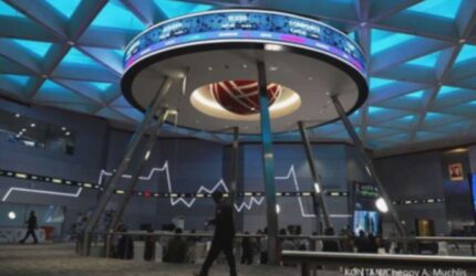 IHSG Terkoreksi: UNVR, TOWR, TLKM Jadi Beban LQ45