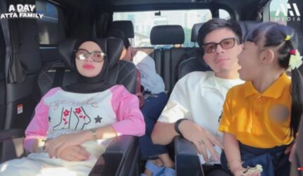 Ameena Sekolah! 7 Potret Gemas Putri Atta-Aurel di Hari Pertama