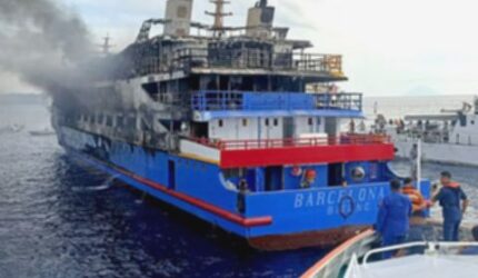 Penumpang KM Barcelona Selamatkan Balita Tenggelam: Kisah Dramatis di Lautan