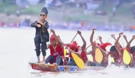 Cerita bocah di balik tarian viral balap pacu jalur – ‘Gerakan itu tercipta secara spontan’