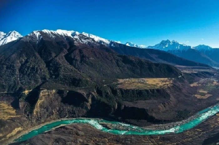 China Bangun Bendungan Hidroelektrik Terbesar di Dunia Setelah 74 Tahun Penelitian (China Week)