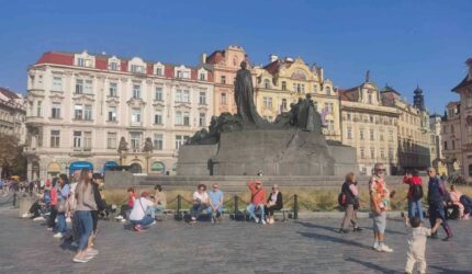 Praha: Mengapa Kota Tua Selalu Ramai Dikunjungi Turis?