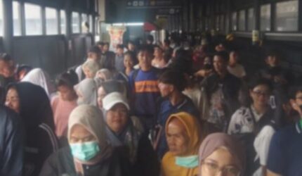 Juanda Padat! Warga Serbu Monas, Saksikan HUT Bhayangkara ke-79