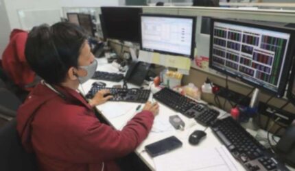 IHSG 2025: BRI Danareksa Turunkan Target, Ini Penyebabnya