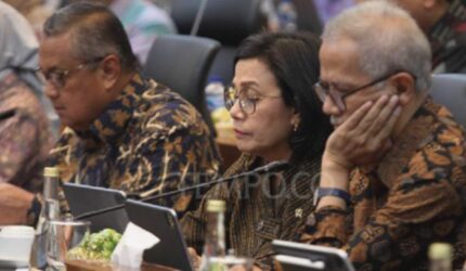 Tarif Trump 32%: Reaksi Sri Mulyani & Anggito Abimanyu
