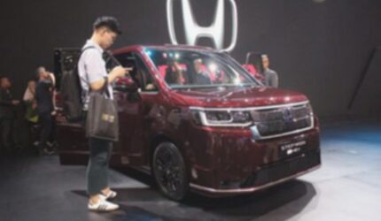 Honda Step WGN e:HEV: 20 Unit Pertama Tiba di Garasi Konsumen!