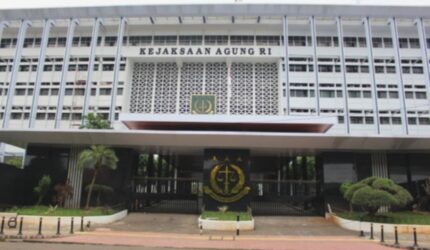 Raja Minyak Riza Chalid Jadi Tersangka TPPU, Kejagung Umumkan!