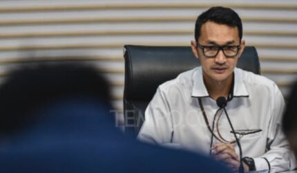 KPK Geledah Kantor Asosiasi Haji & Rumah Biro Travel: Ada Apa?