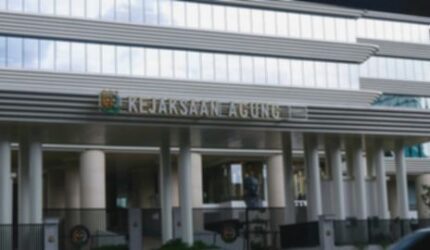 Kejagung Sita 4 Mobil Riza Chalid: BMW, Pajero, dan Lainnya!