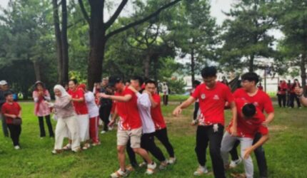 HUT RI ke-80 di Beijing: KBRI Gelar Lomba Permainan Tradisional