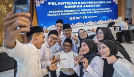 Mensos Lantik 1.323 Guru Sekolah Rakyat: Harapan Baru Pendidikan!