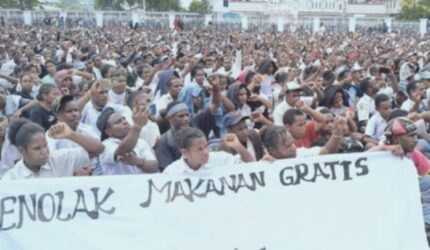 Makan Bergizi Gratis Papua Tercemar Belatung, BGN Minta Maaf!
